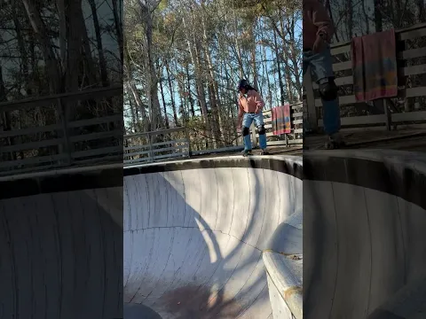 Cruising 😎 #rollerskating #skate #backyard