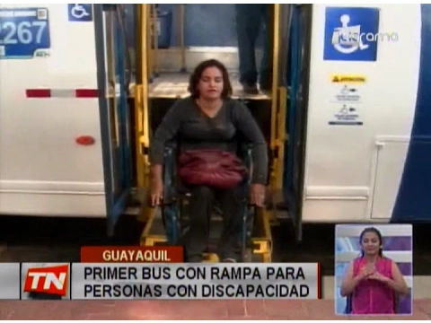 Primer bus con rampa para personas con discapacidad