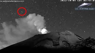 Pogledaj video: NLO  dužine oko 100 metara ulazi u vulkan Popocatepetl