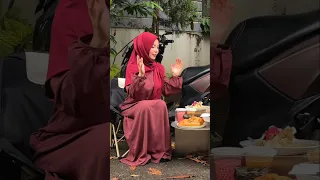 Nikmat banget buka puasa dibawah pohon kaya gini mahh