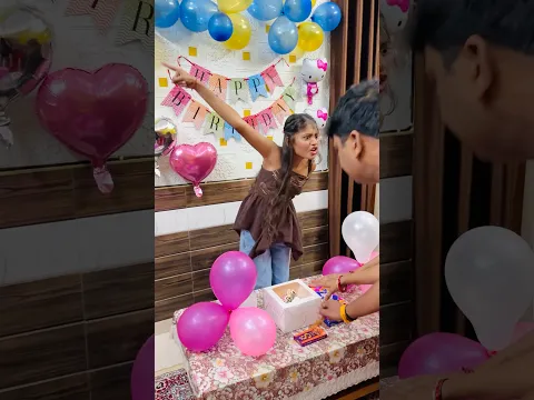 Radha k cake se dur rho sab🥰😂🎂 | #familyfun #shorts #birthday #funny #viralvideo #story #family