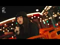 「社長大人」持修搭乘台北觀巴 唯美開唱《根本不是我對手》 《Imma Get A New One》｜臺北時裝週ＸVOGUE FNO