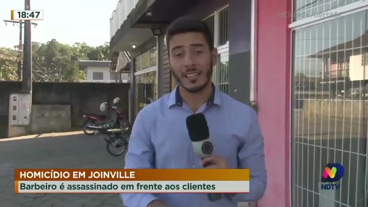 Barbeiro é assassinado em frente aos clientes em Joinville