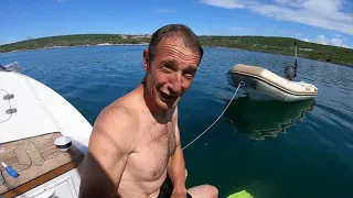Что можно найти на дне под яхтой!