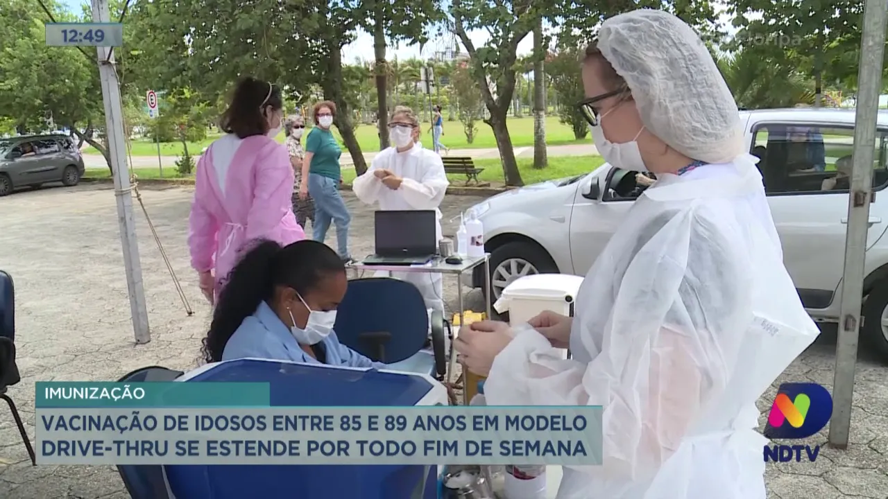Vacinação de idosos entre 85 e 89 anos em modelo drive-thru se estende por todo o fim de semana