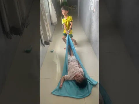 Con kiến kéo con voi 🤣