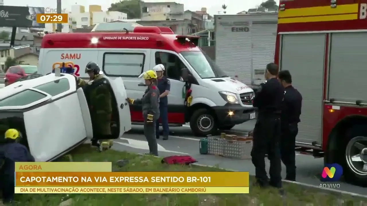 Acidente na BR-101 complica trânsito na Grande Florianópolis; veja o vídeo