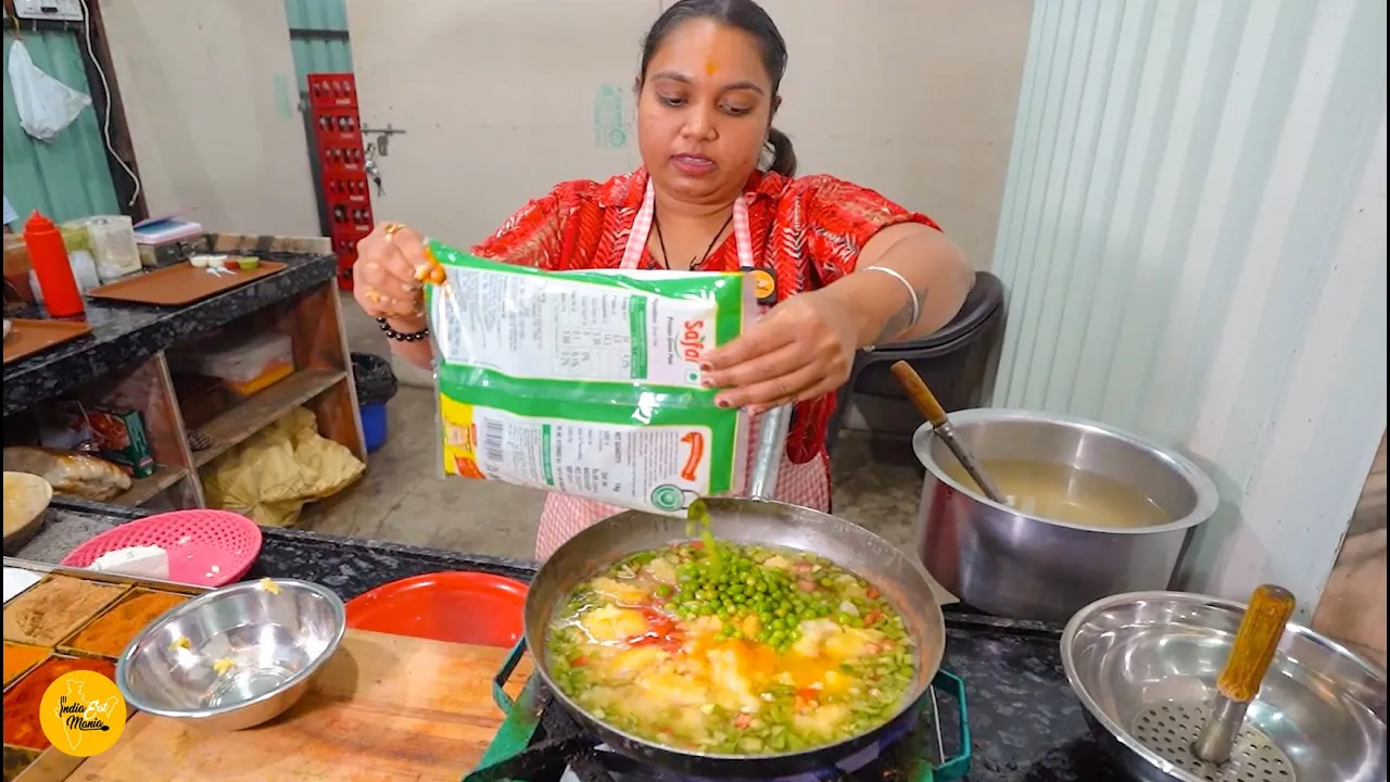 Sai Sujal Aunty Daughter Selling Pan Wali Pav Bhaji In Surat Rs. 150/- Only l Surat Street Food