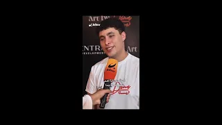 بيجيب صحابه يتفرجو علي امه وهيا بترقص  بيجيب صحابه يتفرجو علي امه وهيا بترقص