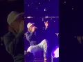 Download Lagu Morgan Wallen reacts to fan's sign