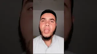 تصوير عن قرب لحرف الراء يظهر به فجوة رأس اللسان أثناء نطق الراء التي تمنع التكرار الزائد للحرف 