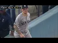 Alex Verdugo realiza la jugada del partido
