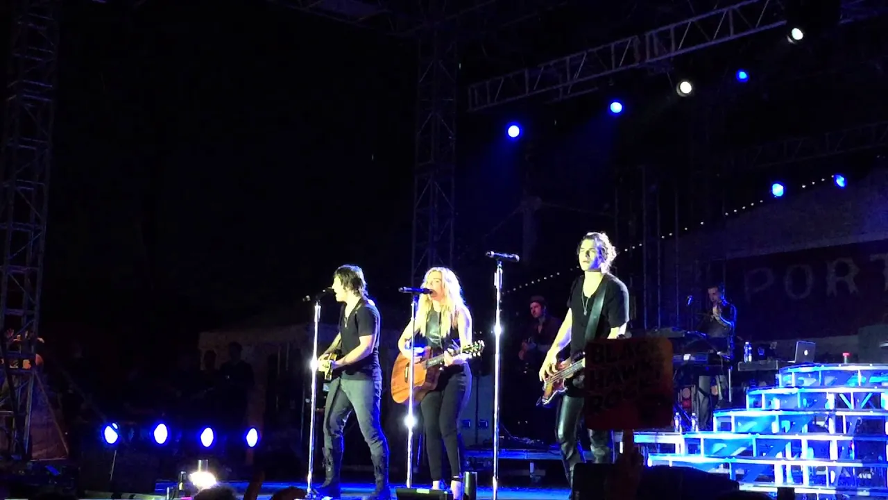 The Band Perry - Pioneer - Burlington Steamboat Days 2015