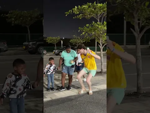 Doing Champeta with Colombians  😁🇨🇴