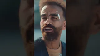 كتفي في كتفك يا ابن الاصول دندنها