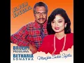 Download Lagu Broery \u0026 Betharia - Mungkin Sudah Sifatku