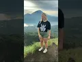 Download Lagu Bule cantik ini jatuh hati dengan keindahan gunung batur ❤️