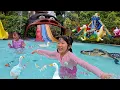 Download Lagu Main Perosotan Air, Berenang Ketemu Buaya dan Kasih Makan Bebek dan Ikan di Taman Safari