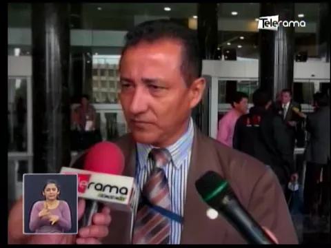 Asambleístas de oposición respaldan la consulta popular del gobierno