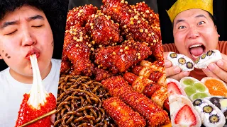 Chili's Mozzarella Sticks, Black Bean Noodles & Korean Fried Chicken | Cooking & Mukbang
