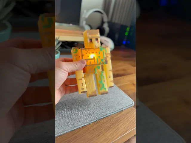 Iron Golem with Moving Parts – Multicolor 3D Model + Tealight Slot video thumbnail