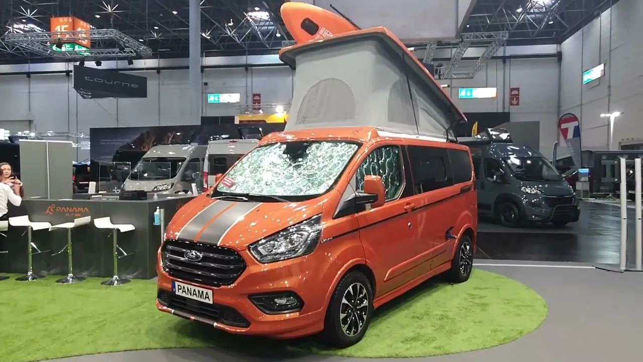 Panama : the campervan between two worlds.