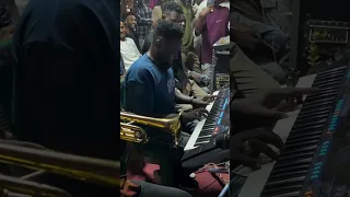 نهى الثوره ما فاضيه لي ونساتك 