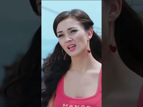 Amy Jackson Ram Charan Se Madad Mang Rahi Hai