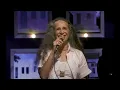 Maria Bethânia - "É O Amor/Vai Dar Namoro" (Ao Vivo) – Amor Festa Devoção