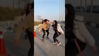 يخرب بيت امك بطل خلي تعقلي من قناه لوجين محمود دندنها