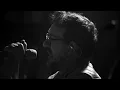 La Vela Puerca - Va A Escampar (Vivo A Contraluz)
