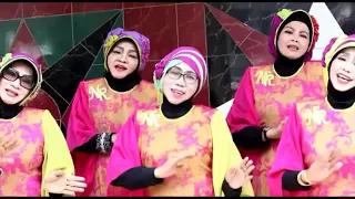 العالم يغني الحان الموسيقار فريد الاطرش يادلع يادلع النسخة الاندونسية 