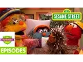 Download Lagu Furchester Hotel: Elmo Welcomes A Porcupine to the Furchester! (Full Episode)