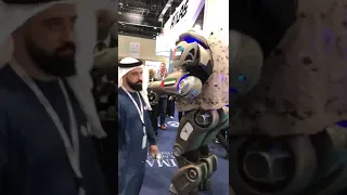 روبوت جديد في المعرض العسكري في الإمارات العربية المتحدة 