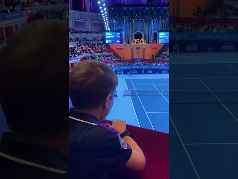 Sus Padres no imaginaban que su Hijo haria esto en medio del partido 😯😂 #tenis #gracioso #shorts