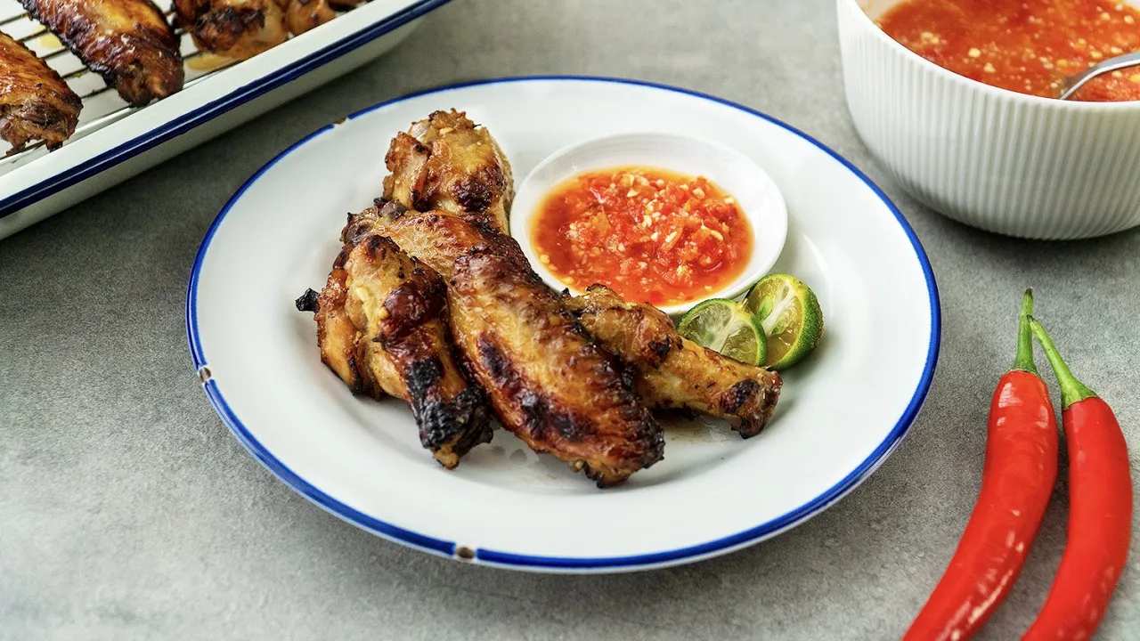 Best Air Fryer BBQ Chicken Wings with Hawker-Style Chilli Sauce - 