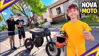 Ele tá se ACHANDO porque agora TEM uma nova BICICLETA ELÉTRICA 