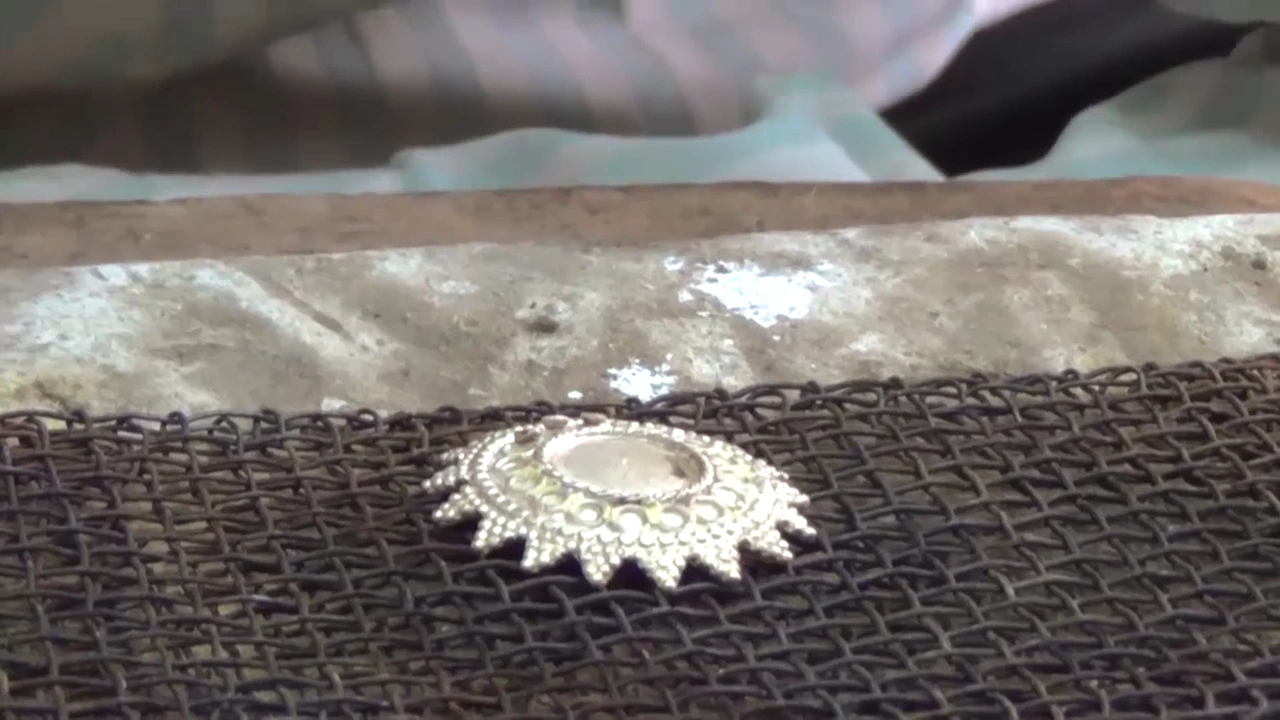 How to buy silver jewelry