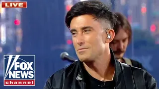 Phil Wickham Performs Live On Fox Friends 