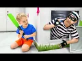 Download Lagu Chris and Home Alone stories for kids