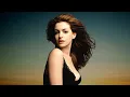 Anne Hathaway s Best Bikini Pics That Will Leave You Speechless