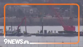 Crews to begin lifting wreckage from DC midair collision