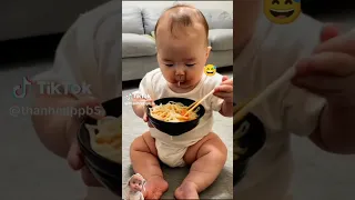 مضحك طفل صيني ياكل اندومي كوري نودلز Asmar 