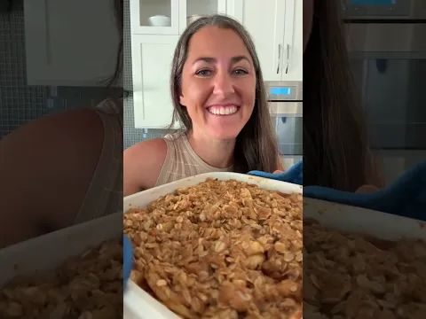 Caramel Apple Crisp #applecrisp #falldesserts #baking #dessert