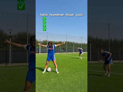 Nutmeg challenge w/ @Juventus 🥜⚽️ #football #soccer #futbol #challenge