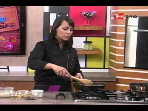 Pescado apanado con salsa de mariscos