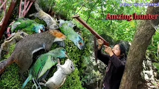 สาวดอย ยิงนกกินผนไม้ด้วยปืนหนังสติก A highly skilled female hunter