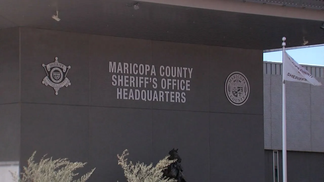 MCSO Deputy Jeff Miller Pretends to be an Attorney