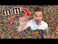 Download Lagu WIE ALS EERSTE DE M\u0026M VINDT IN HET SKITTLES ZWEMBAD WINT! *Challenge*