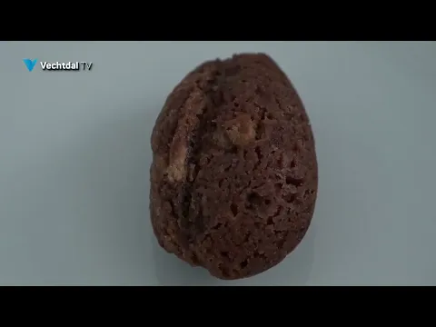 Een Witharenaartje bij de koffie in het buurthuis van Witharen